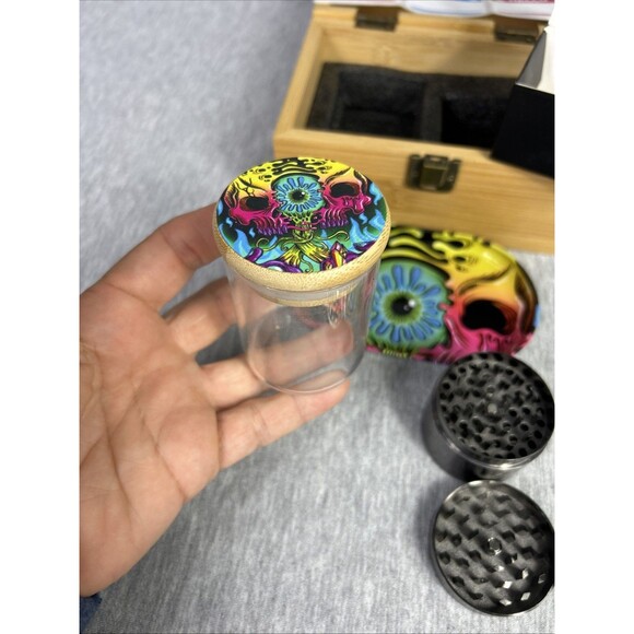 Bamboo Stash box, Skull Design - Picture 10 of 16